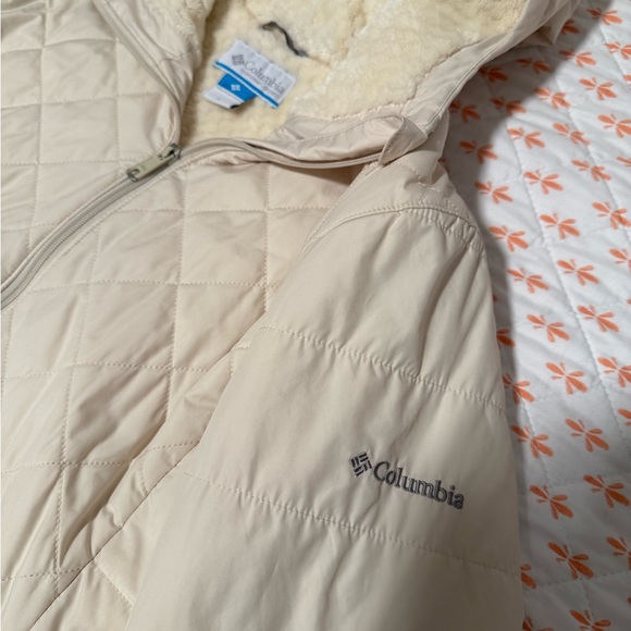Columbia jacket size Large color cream - Picture 1 of 9